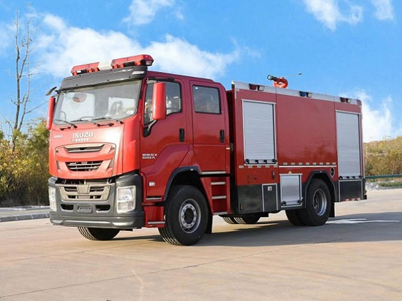 五十鈴8.4噸水罐消防車
